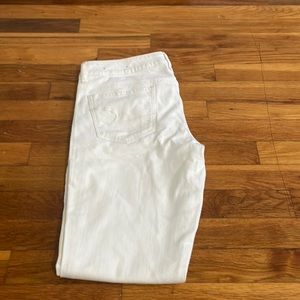 White American Eagle Skinny Jeans